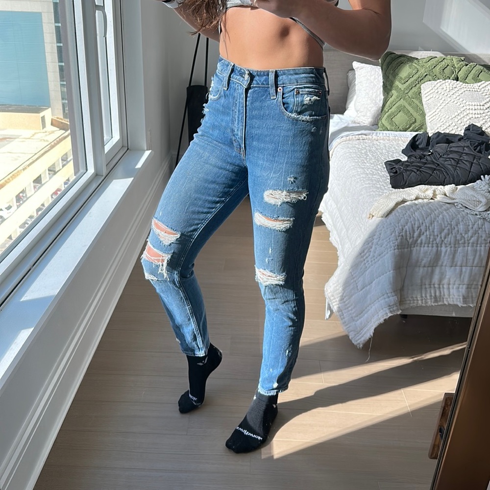 Abercrombie & Fitch high rise mom jeans